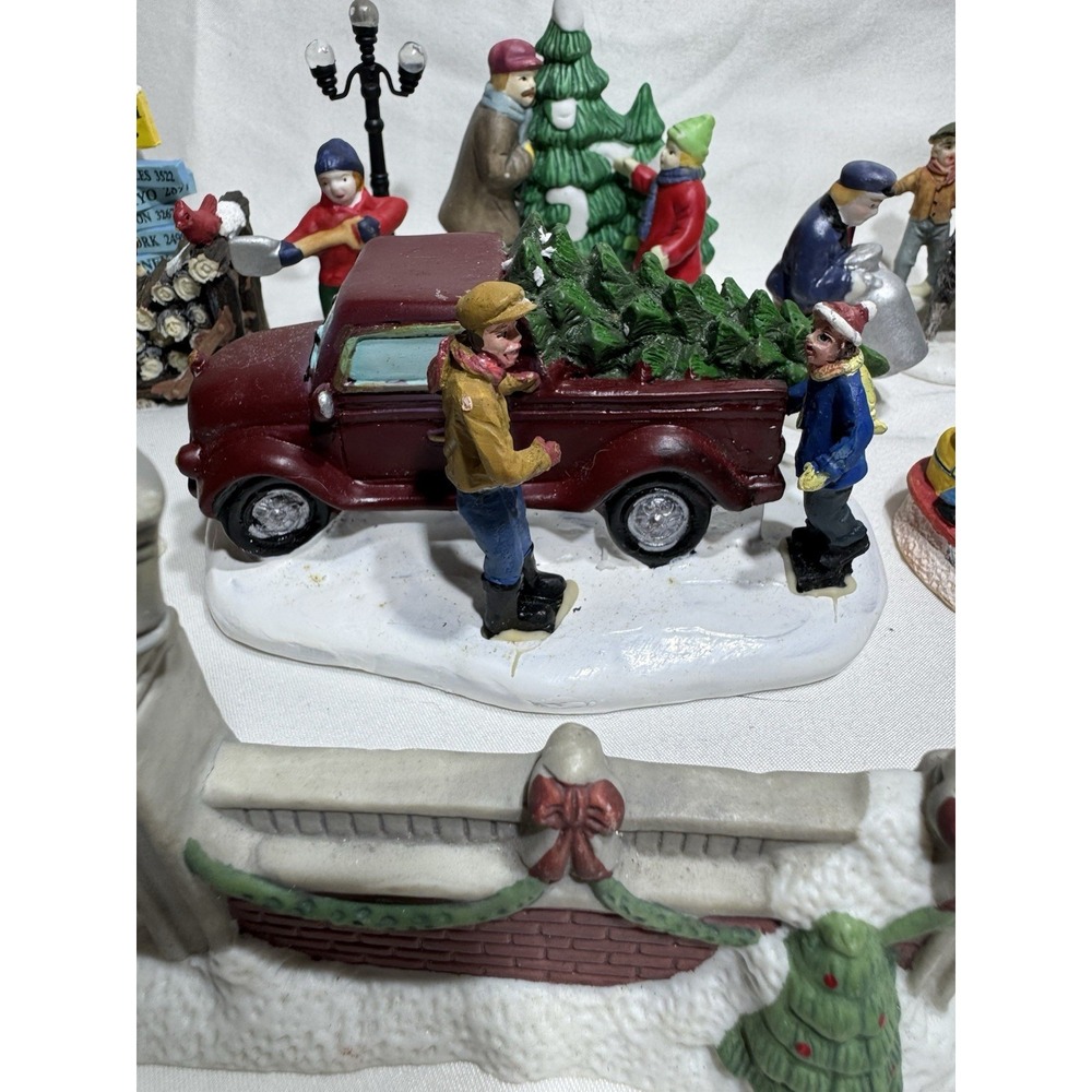 Large Vintage Christmas Village Accessories Lot 30 Pieces People Animals & More! - Picture 15 of 16